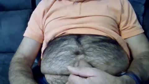 Snapshot of manuv chatting on 12/16/25, 12:48 manuv online show from 12/16/25, 12:48