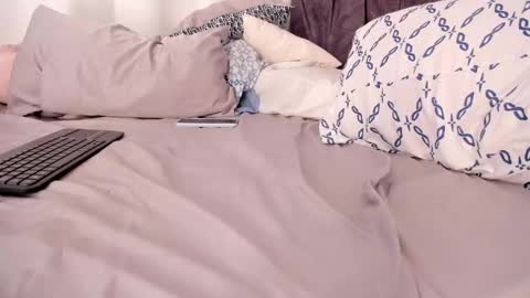 Snapshot of mapu_01 chatting on 10/16/25, 02:51 Maria IG M APS01 online show from 10/16/25, 02:51