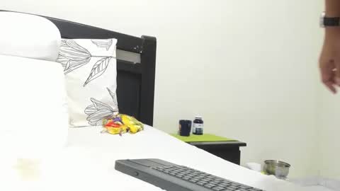 Mara online show from 10/24/25, 02:57