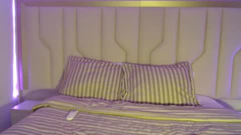 Snapshot of mara_sex chatting on 10/14/25, 09:26 pao online show from 10/14/25, 09:26