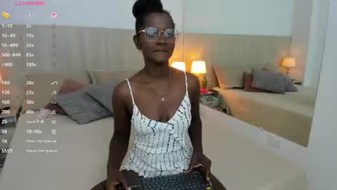 Snapshot of mara_sinclair chatting on 07/13/26, 07:27 Mara Sinclair online show from 07/13/26, 07:27