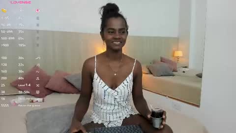 Snapshot of mara_sinclair chatting on 07/14/26, 02:05 Mara Sinclair online show from 07/14/26, 02:05