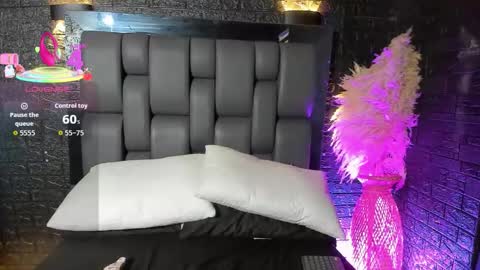 Snapshot of maraa_rivera chatting on 10/30/25, 07:25 maraa_rivera online show from 10/30/25, 07:25