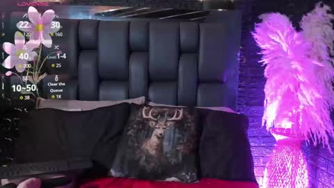 Snapshot of maraa_rivera chatting on 12/13/25, 08:04 maraa_rivera online show from 12/13/25, 08:04