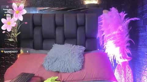 Snapshot of maraa_rivera chatting on 12/15/25, 07:40 maraa_rivera online show from 12/15/25, 07:40