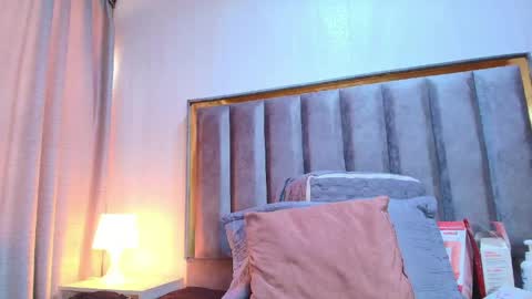 Snapshot of maraa_x chatting on 04/25/26, 06:05 maraa_x online show from 04/25/26, 06:05