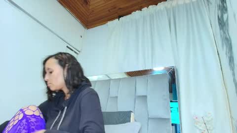Snapshot of maraa_x chatting on 04/28/26, 11:48 maraa_x online show from 04/28/26, 11:48