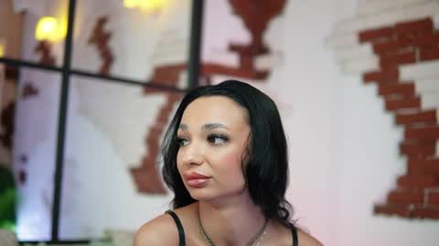 Snapshot of maraciel chatting on 07/19/26, 10:57 Mara online show from 07/19/26, 10:57