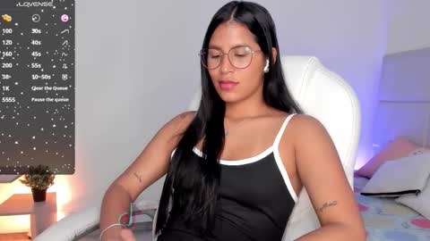 Snapshot of maragirl chatting on 09/25/25, 08:45 Mara online show from 09/25/25, 08:45