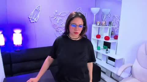 Snapshot of maramartinez_ chatting on 05/05/26, 08:06 maramartinez_ online show from 05/05/26, 08:06