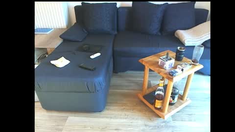 Snapshot of maraoles2 chatting on 11/16/25, 08:31 Maraoles online show from 11/16/25, 08:31