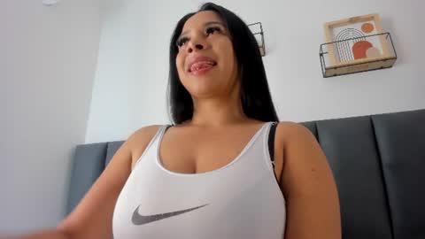 Snapshot of maraowen chatting on 06/11/26, 12:14 Mara online show from 06/11/26, 12:14