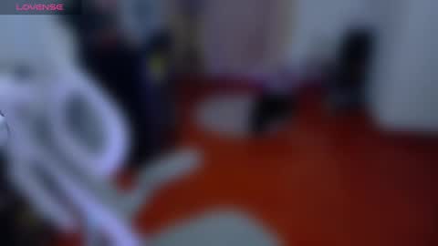 Snapshot of marcela2101s chatting on 11/06/25, 12:44 marcela2101s online show from 11/06/25, 12:44