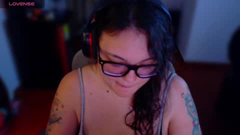 Snapshot of marcela2101s chatting on 11/21/25, 08:40 marcela2101s online show from 11/21/25, 08:40