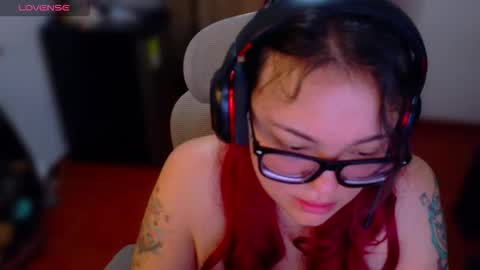 Snapshot of marcela2101s chatting on 11/30/25, 02:43 marcela2101s online show from 11/30/25, 02:43