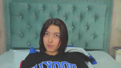 Snapshot of marcelaa_fox chatting on 09/27/25, 09:53 Marcela online show from 09/27/25, 09:53