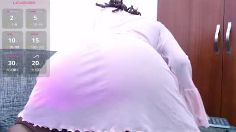 Snapshot of marcelagreyy chatting on 09/19/25, 12:56 MARCELA  online show from 09/19/25, 12:56