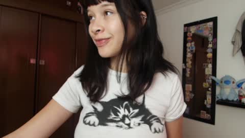 Snapshot of marceline_0 chatting on 01/03/25, 03:01 Marceline  online show from 01/03/25, 03:01