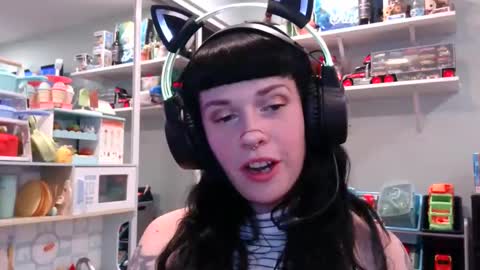 Snapshot of marcelinealtaria chatting on 02/27/25, 04:09 MarcelineAltaria online show from 02/27/25, 04:09