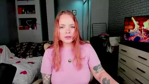 Snapshot of marcelinepeach chatting on 06/13/26, 12:08 Sara online show from 06/13/26, 12:08