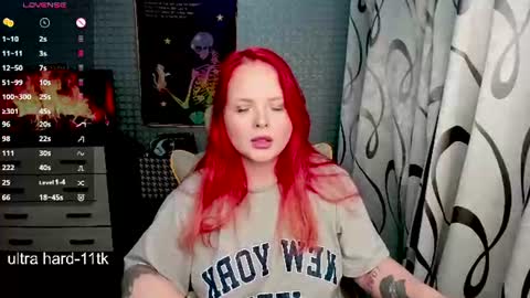 Snapshot of marcelinepeach chatting on 07/07/26, 06:12 Sara online show from 07/07/26, 06:12