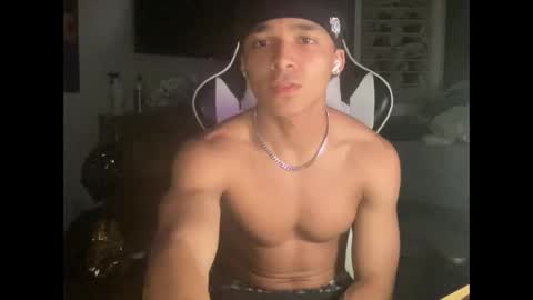 Snapshot of marcellorey chatting on 06/01/26, 10:28 poyzennus online show from 06/01/26, 10:28