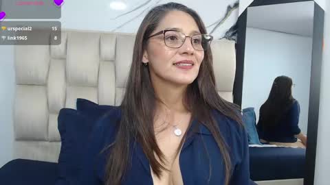 Snapshot of marciamuller chatting on 05/11/26, 04:37 Martha online show from 05/11/26, 04:37
