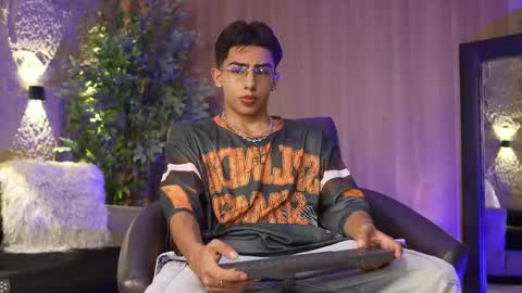 Snapshot of marcoyethan chatting on 11/07/25, 07:36 Marco and Ethan online show from 11/07/25, 07:36