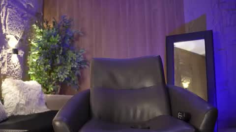 Snapshot of marcoyethan chatting on 11/29/25, 08:01 Marco and Ethan online show from 11/29/25, 08:01