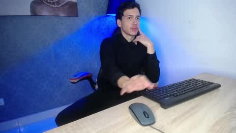 Snapshot of marcus_hanks chatting on 02/17/25, 07:26 Marcus Hanks online show from 02/17/25, 07:26