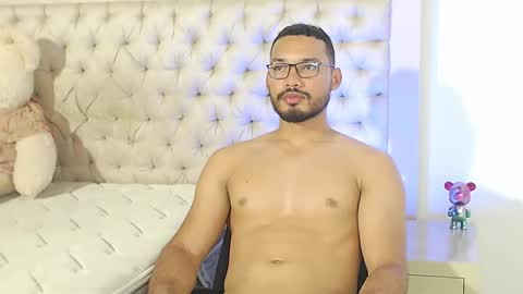 Snapshot of marcusblade__ chatting on 11/20/25, 09:47 MARCUS online show from 11/20/25, 09:47