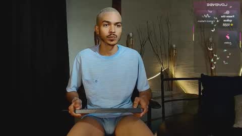 Snapshot of marcusrain_ chatting on 11/08/25, 07:23 Marcus online show from 11/08/25, 07:23