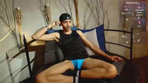 Snapshot of marcusrain_ chatting on 11/11/25, 07:58 Marcus online show from 11/11/25, 07:58