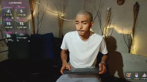 Snapshot of marcusrain_ chatting on 11/22/25, 07:24 Marcus online show from 11/22/25, 07:24