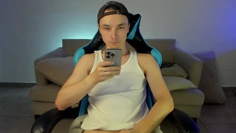 Snapshot of marcussmit chatting on 01/06/25, 08:39 Marcus online show from 01/06/25, 08:39