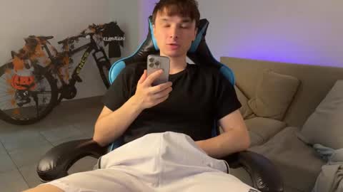 Snapshot of marcussmit chatting on 11/04/25, 07:46 Marcus online show from 11/04/25, 07:46