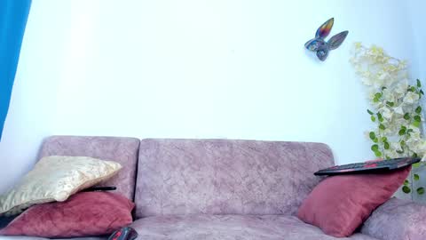 Snapshot of marcussmithx chatting on 12/12/24, 01:49 MARCUS online show from 12/12/24, 01:49