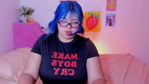 Snapshot of marcy_grey chatting on 06/17/26, 04:26 danna online show from 06/17/26, 04:26
