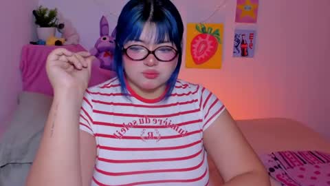 Snapshot of marcy_grey chatting on 07/28/26, 02:29 danna online show from 07/28/26, 02:29