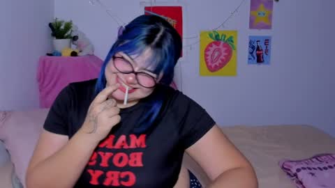 Snapshot of marcy_grey chatting on 07/29/26, 02:43 danna online show from 07/29/26, 02:43