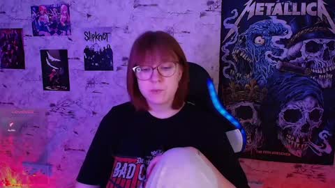 Snapshot of margaret_red chatting on 04/19/26, 12:37 Margaret online show from 04/19/26, 12:37