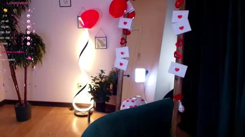 Snapshot of margeritirell chatting on 02/13/25, 07:35 Margo online show from 02/13/25, 07:35