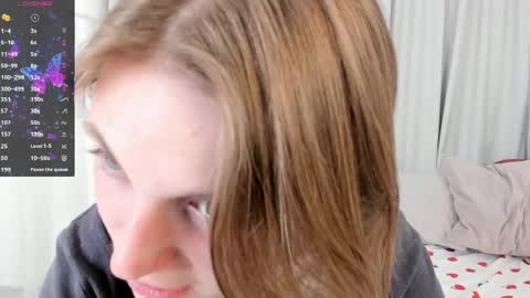 Mia online show from 04/17/26, 07:17