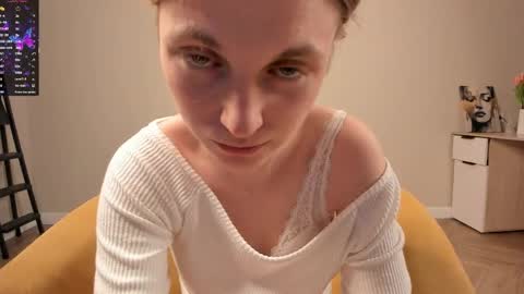 Mia online show from 04/28/26, 07:41