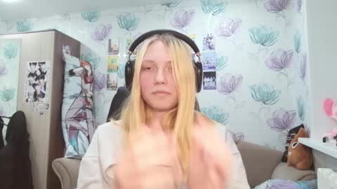 Snapshot of margheritasteinlicht chatting on 12/19/25, 03:52 Lea online show from 12/19/25, 03:52