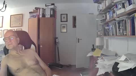 Snapshot of marginalie chatting on 12/05/24, 07:49 marginalie online show from 12/05/24, 07:49