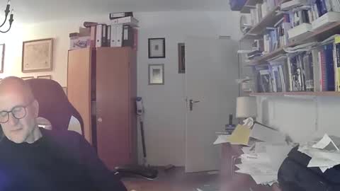 Snapshot of marginalie chatting on 12/06/24, 08:29 marginalie online show from 12/06/24, 08:29