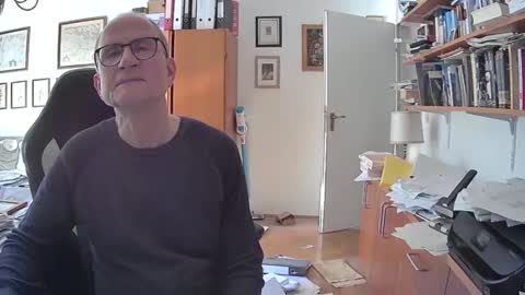 Snapshot of marginalie chatting on 01/21/25, 10:08 marginalie online show from 01/21/25, 10:08