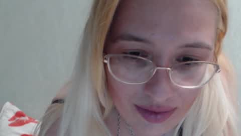 Snapshot of margo_shine chatting on 11/20/25, 03:34 margo_shine online show from 11/20/25, 03:34