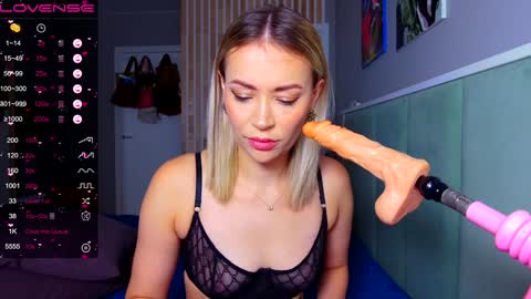 Snapshot of margohotty chatting on 12/05/24, 05:26 Margo for you   online show from 12/05/24, 05:26